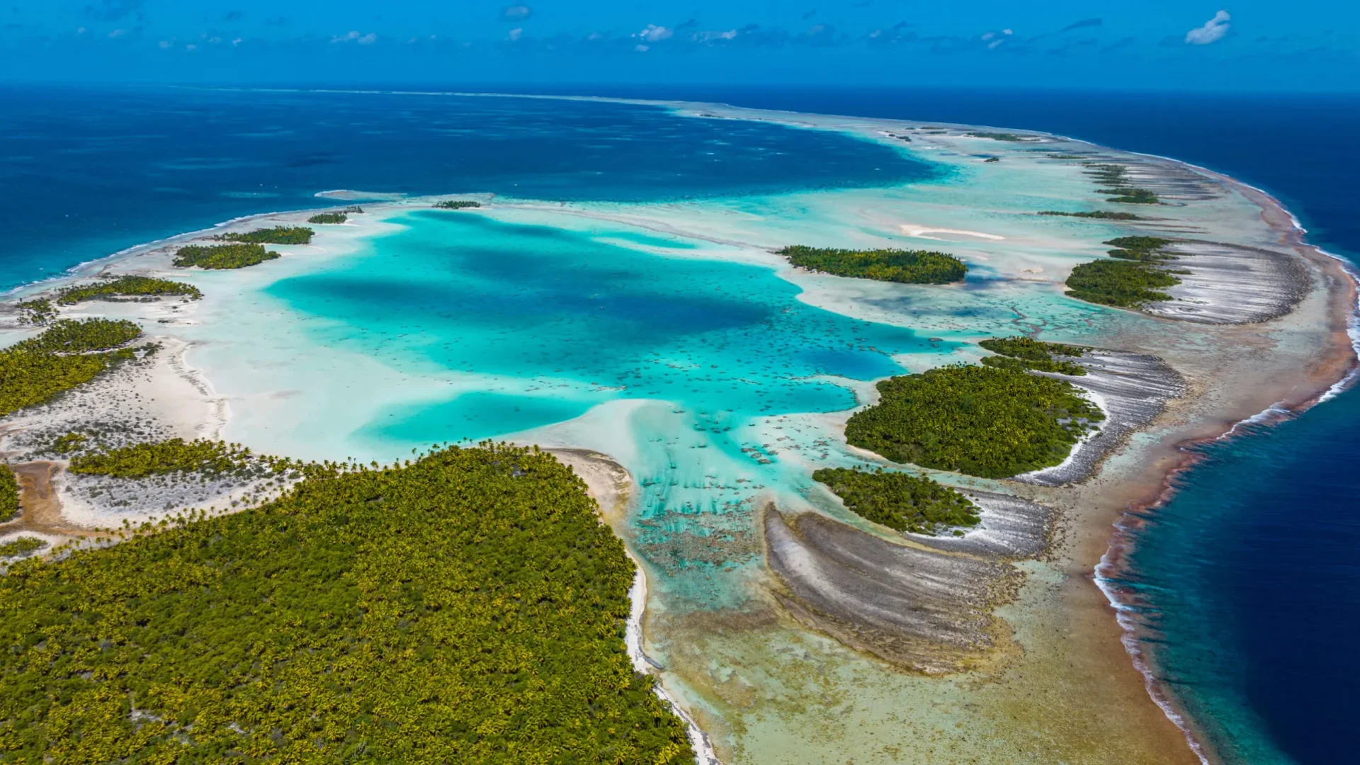 Rangiroa Island | Transportation, Flights, Ferry & Car Rentals